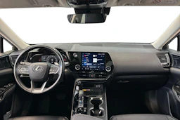 harmaa Lexus NX 2024 kuva 9.