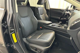 harmaa Lexus NX 2024 kuva 11.