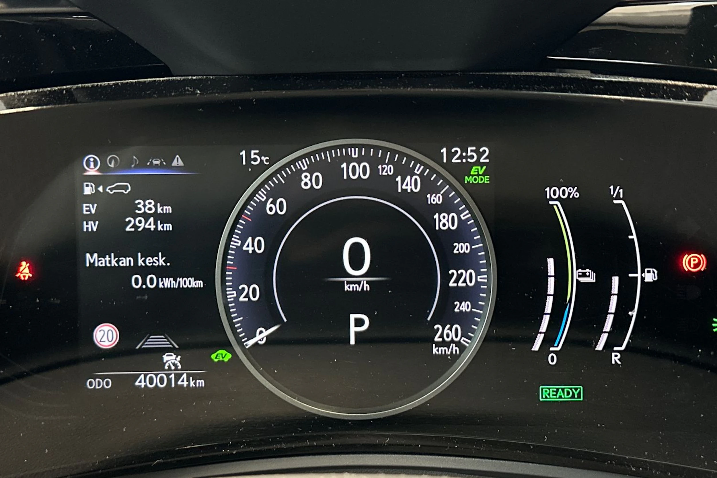 harmaa Lexus NX 2024 kuva 20.