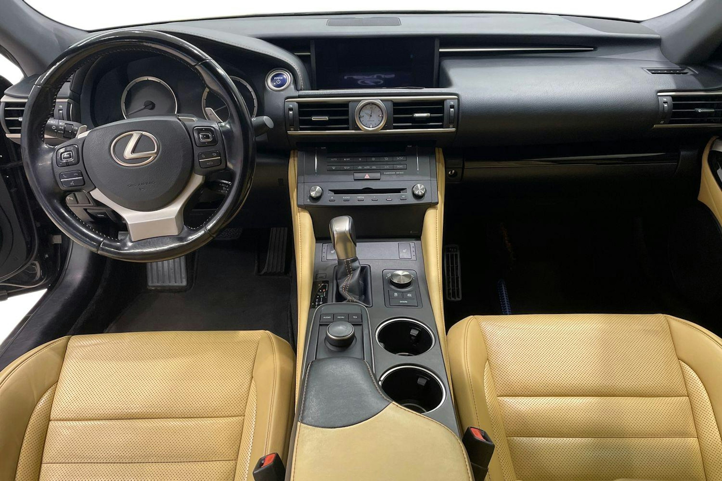 musta Lexus RC 2016 kuva 9.