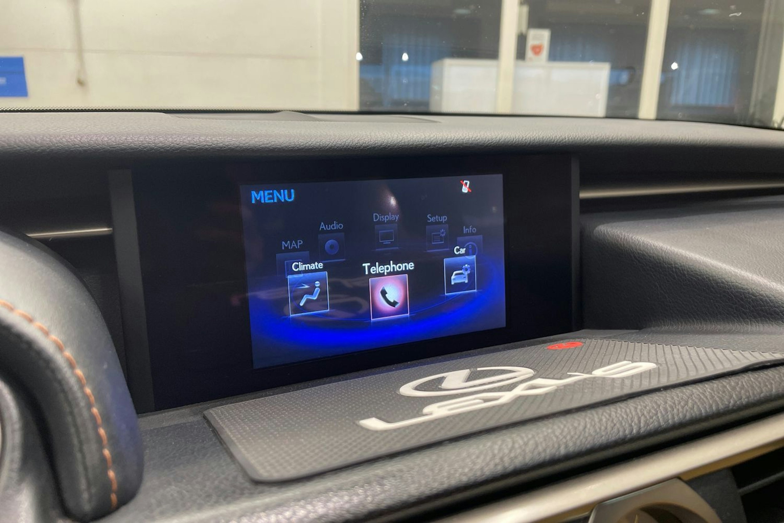 musta Lexus RC 2016 kuva 22.