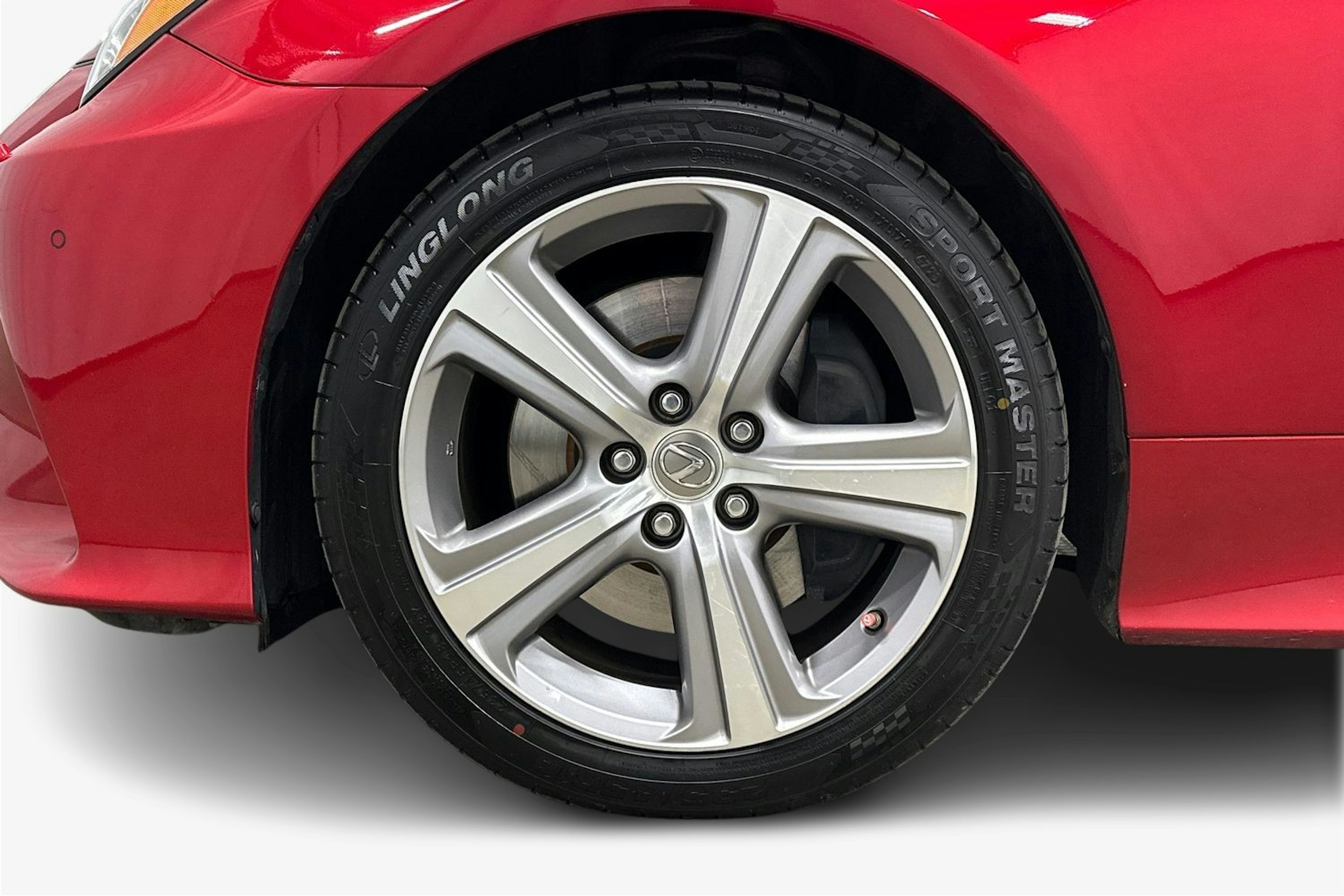 punainen Lexus RC 2016 kuva 11.