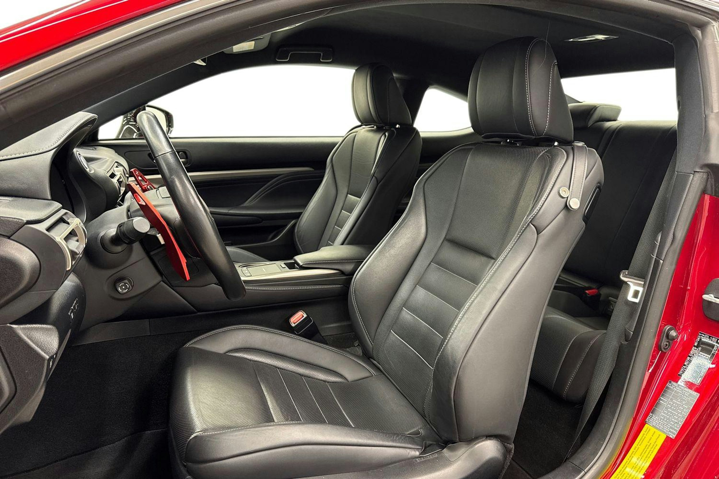 punainen Lexus RC 2019 kuva 11.
