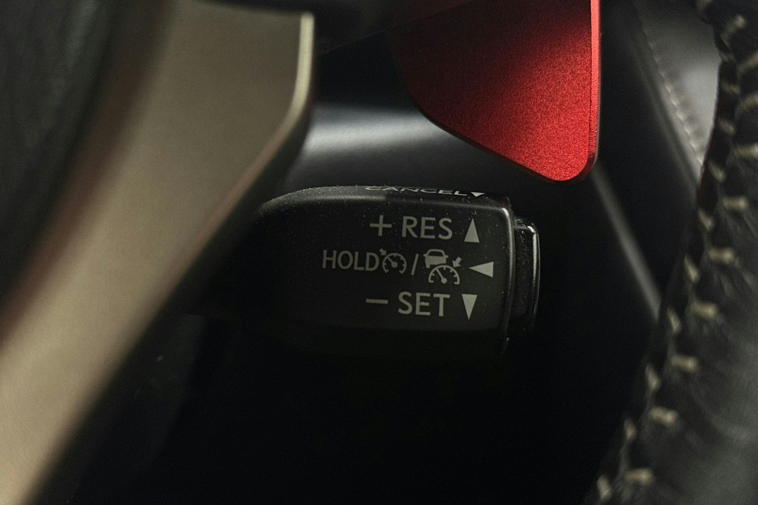punainen Lexus RC 2019 kuva 17.