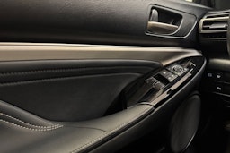 punainen Lexus RC 2019 kuva 19.