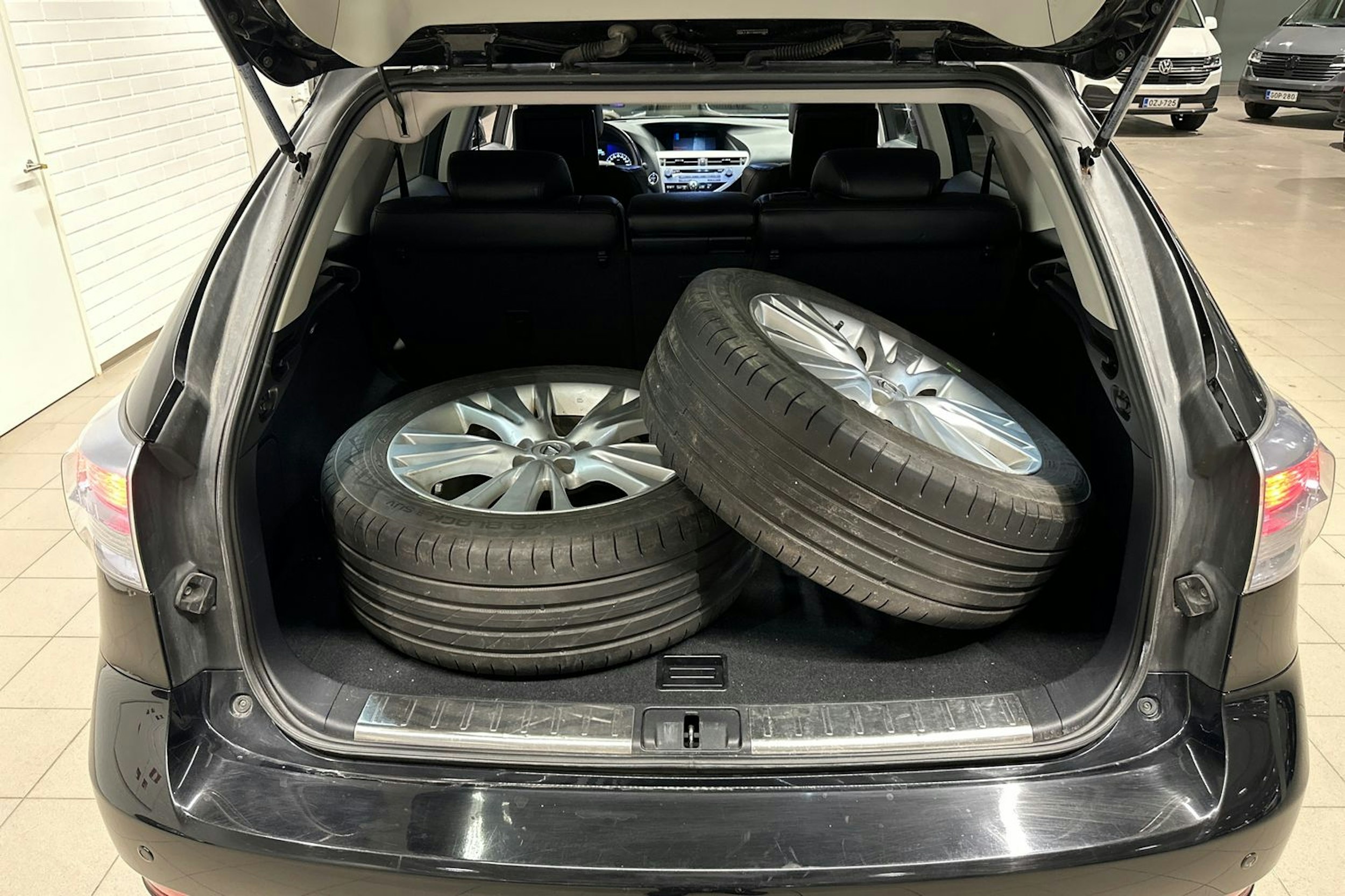 musta Lexus RX 2010 kuva 42.