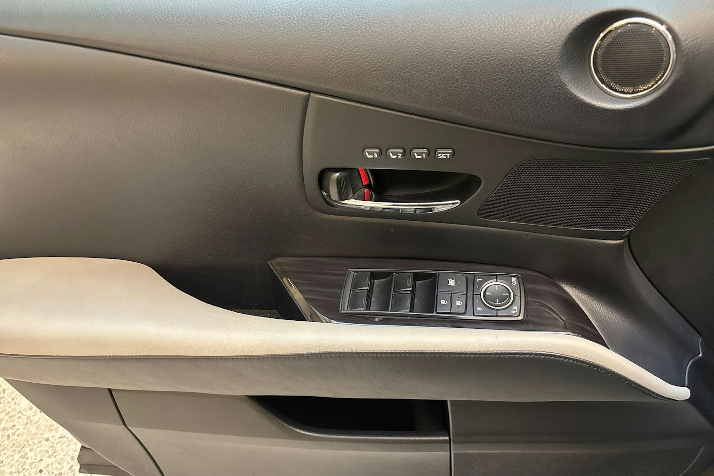 harmaa Lexus RX 2010 kuva 16.