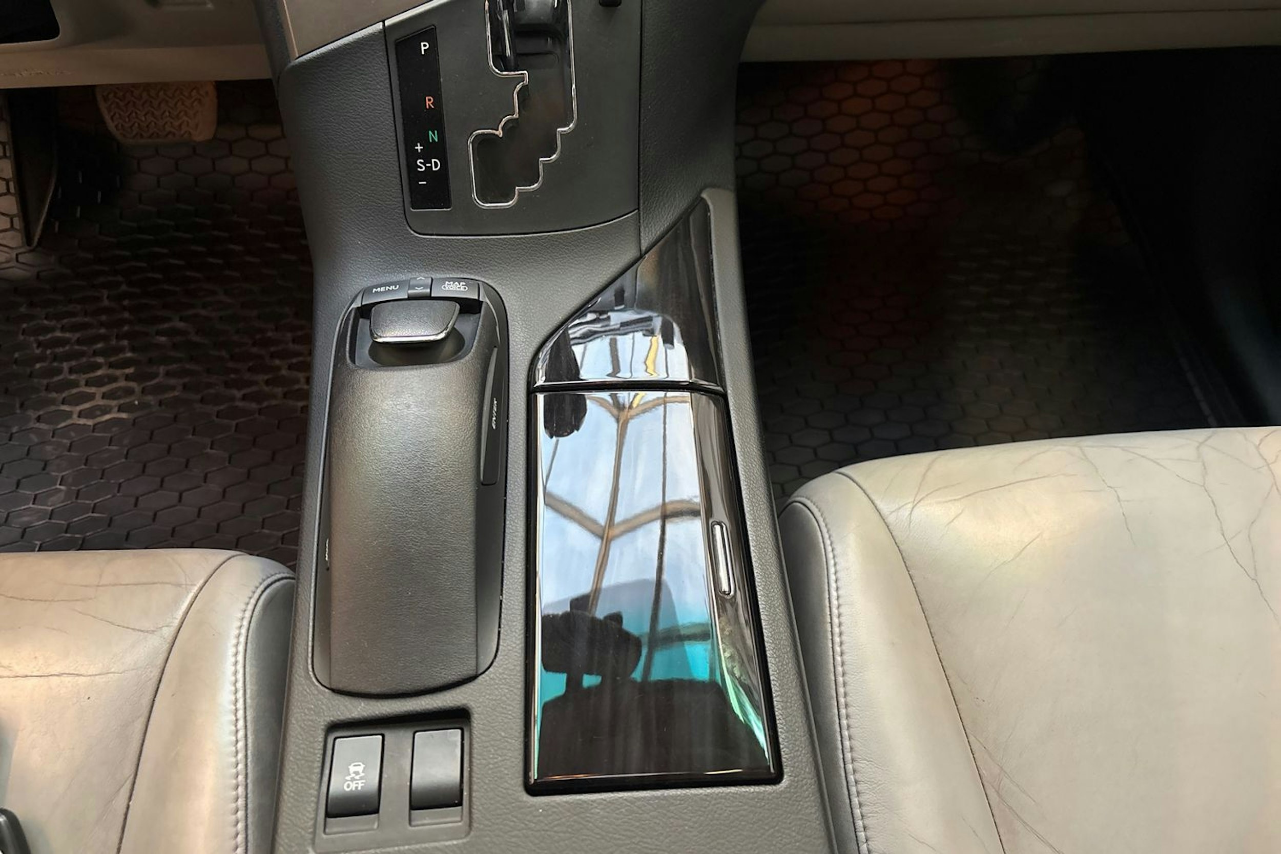 harmaa Lexus RX 2010 kuva 22.