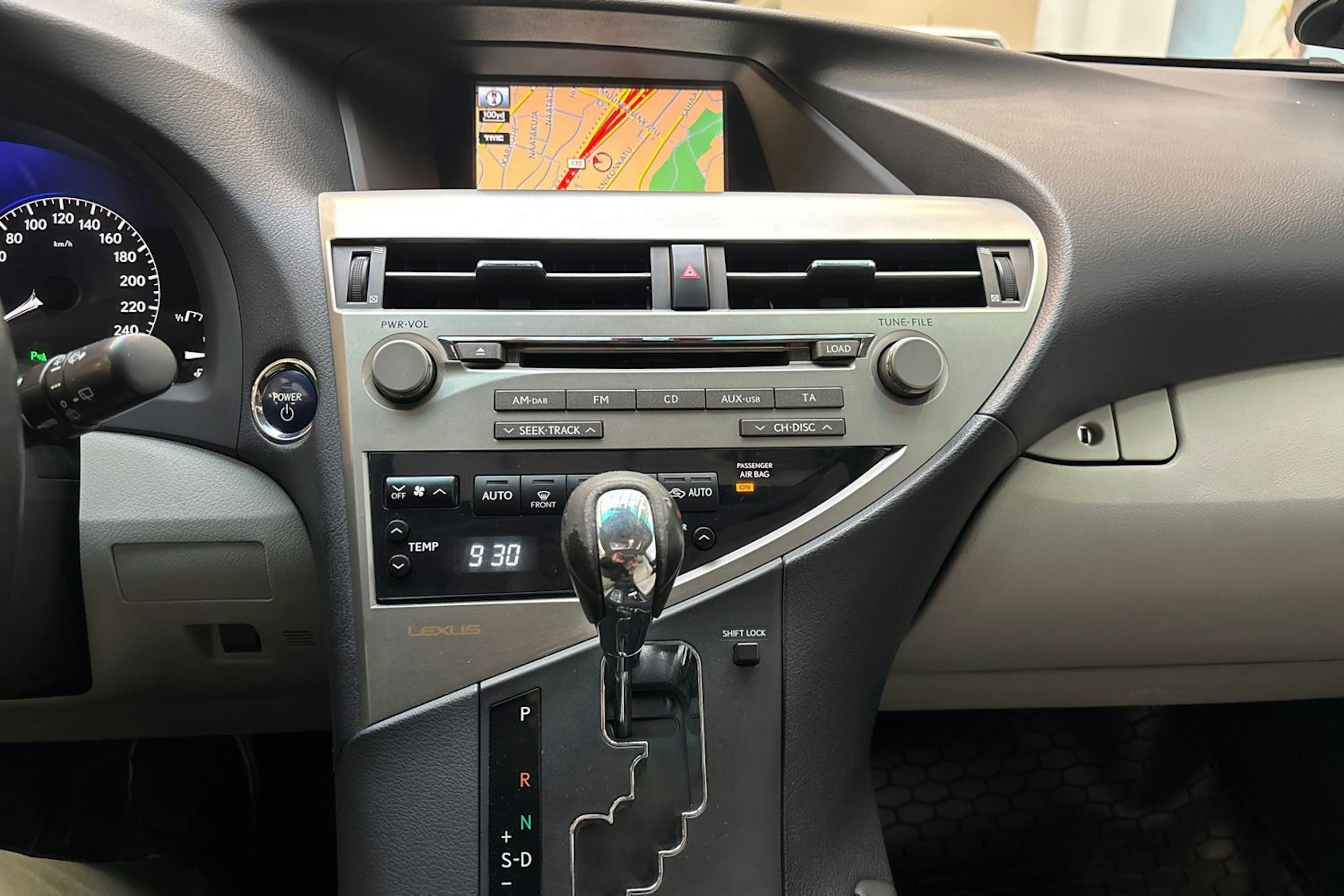 harmaa Lexus RX 2010 kuva 27.