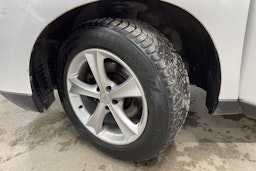 Valkoinen Lexus RX 2010 kuva 13.