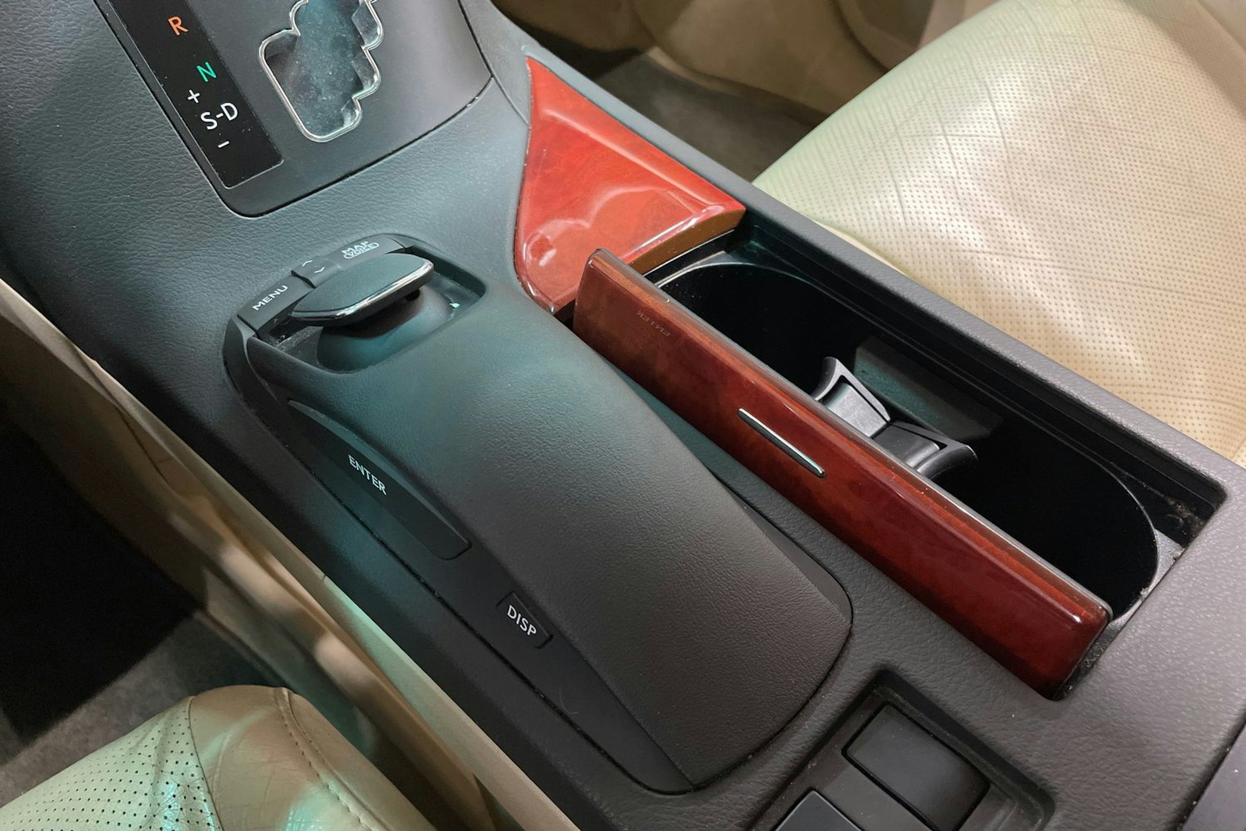 Valkoinen Lexus RX 2010 kuva 20.