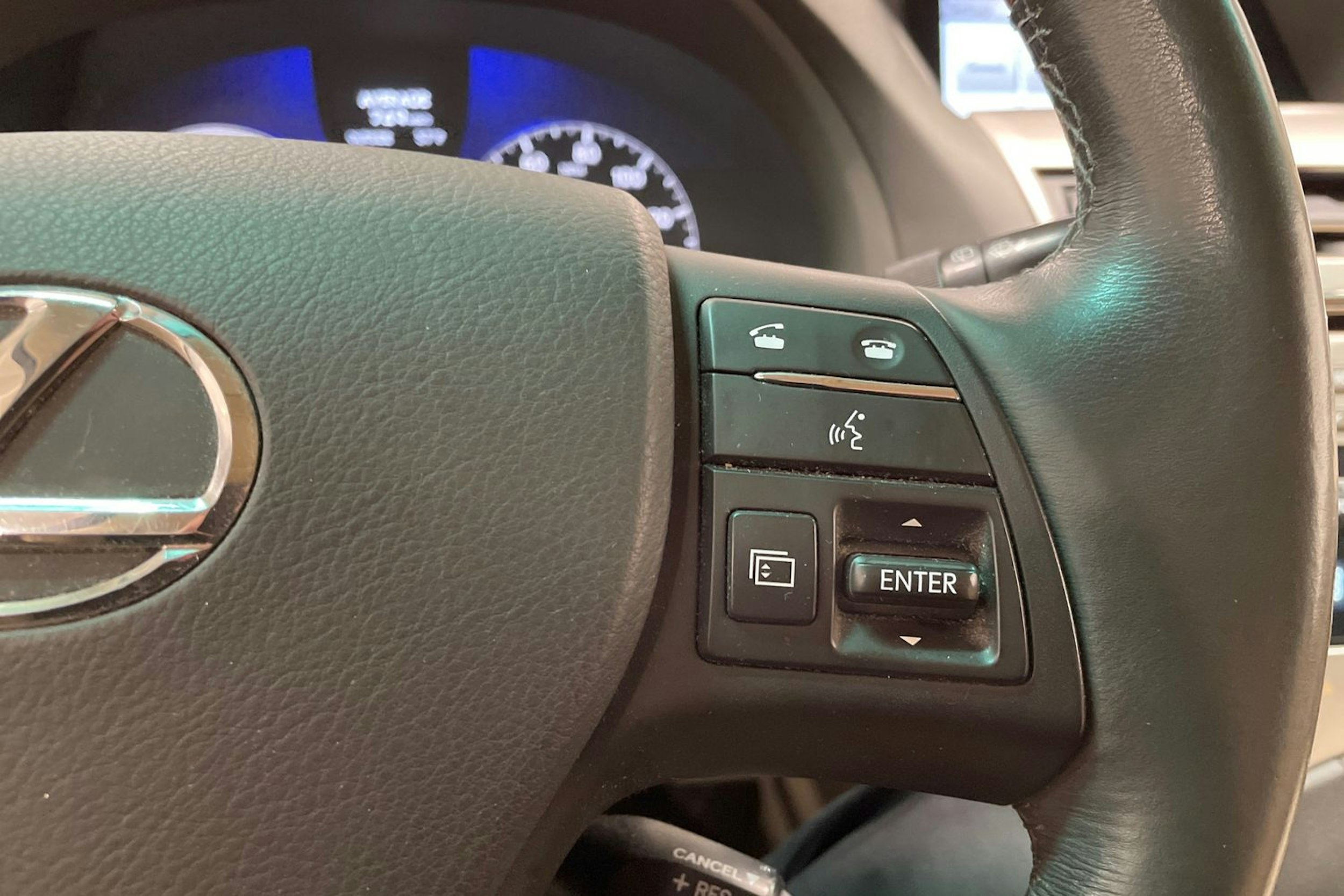 Valkoinen Lexus RX 2010 kuva 23.