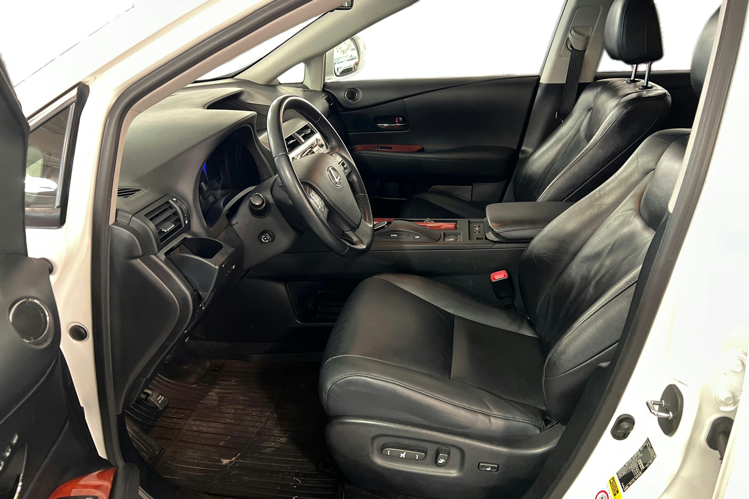 Valkoinen Lexus RX 2011 kuva 7.