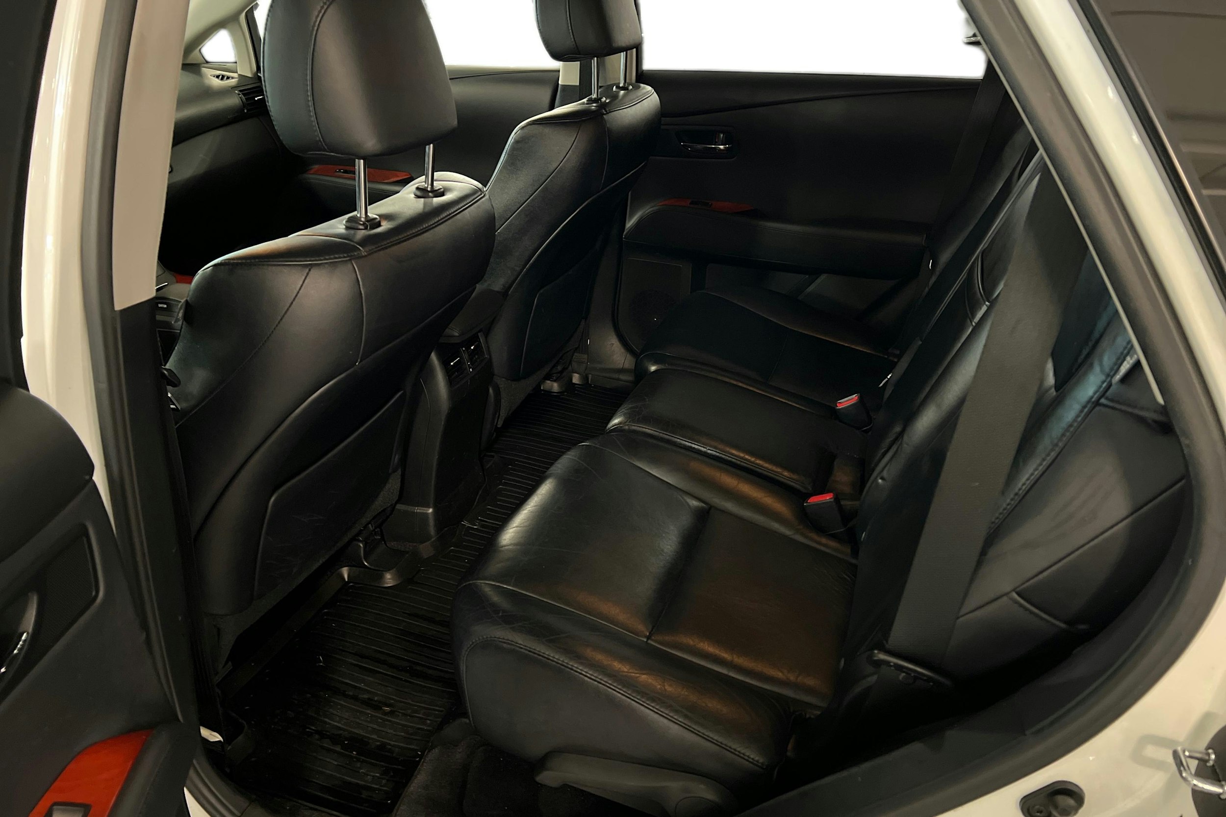 Valkoinen Lexus RX 2011 kuva 10.