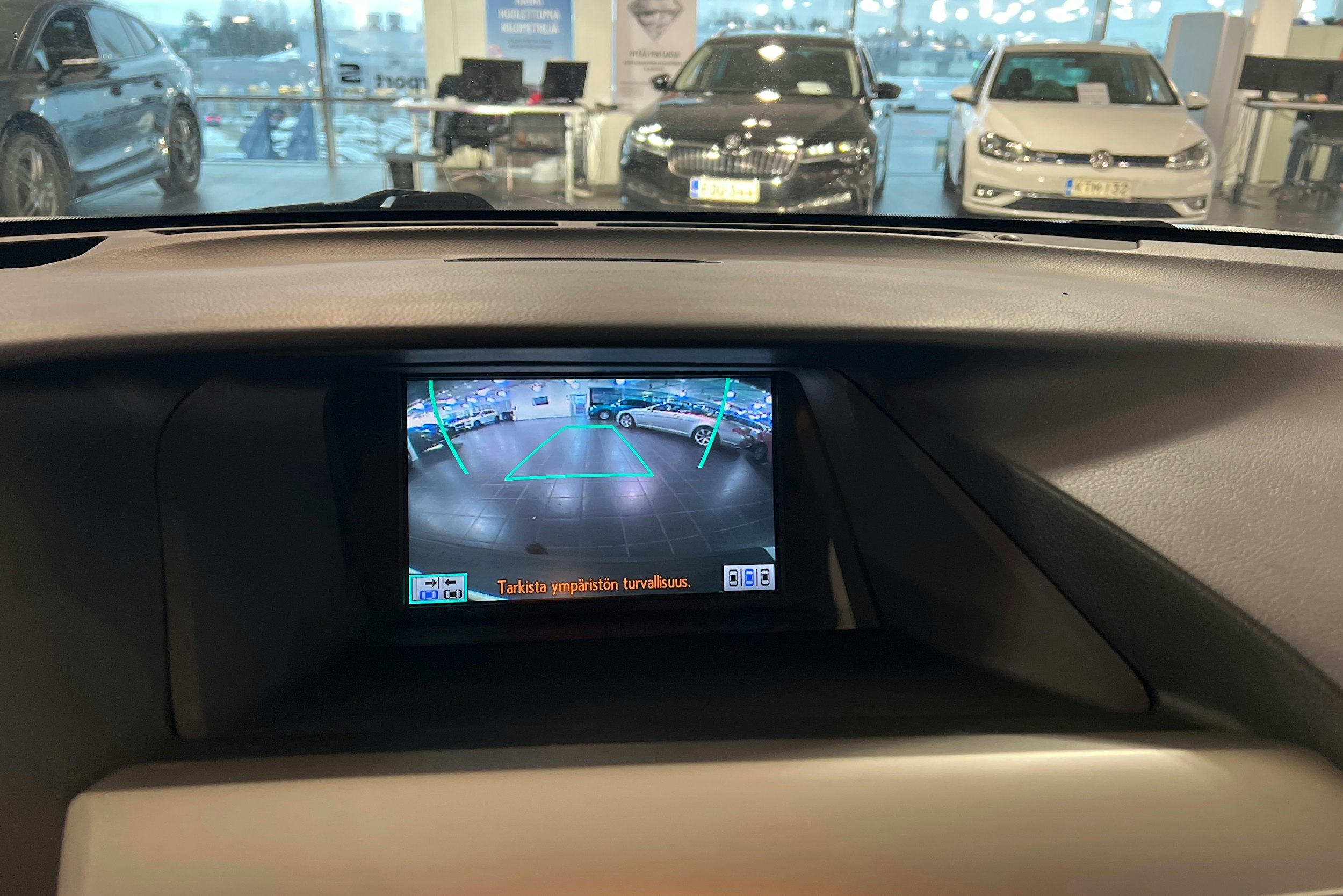 Valkoinen Lexus RX 2011 kuva 25.