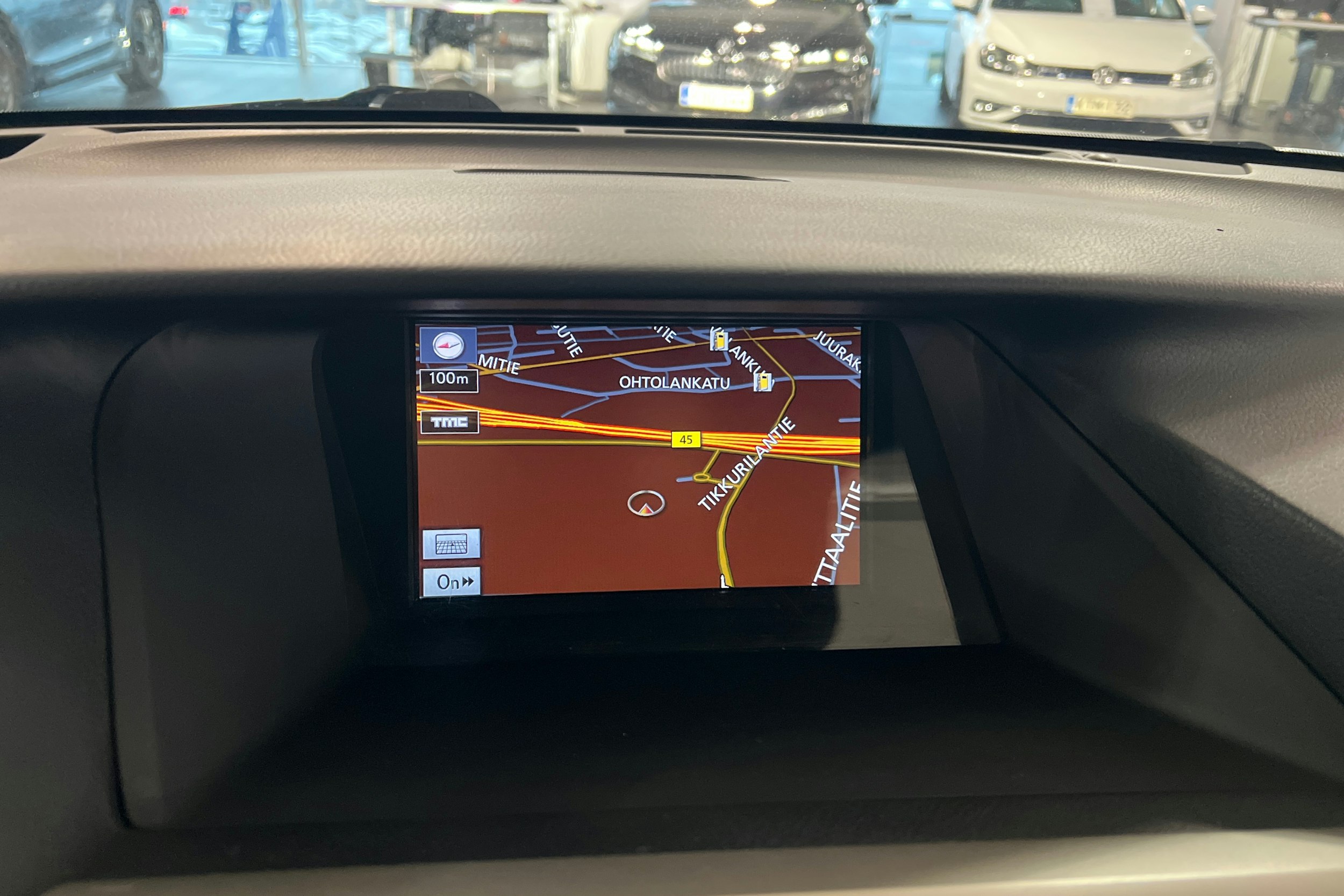 Valkoinen Lexus RX 2011 kuva 26.