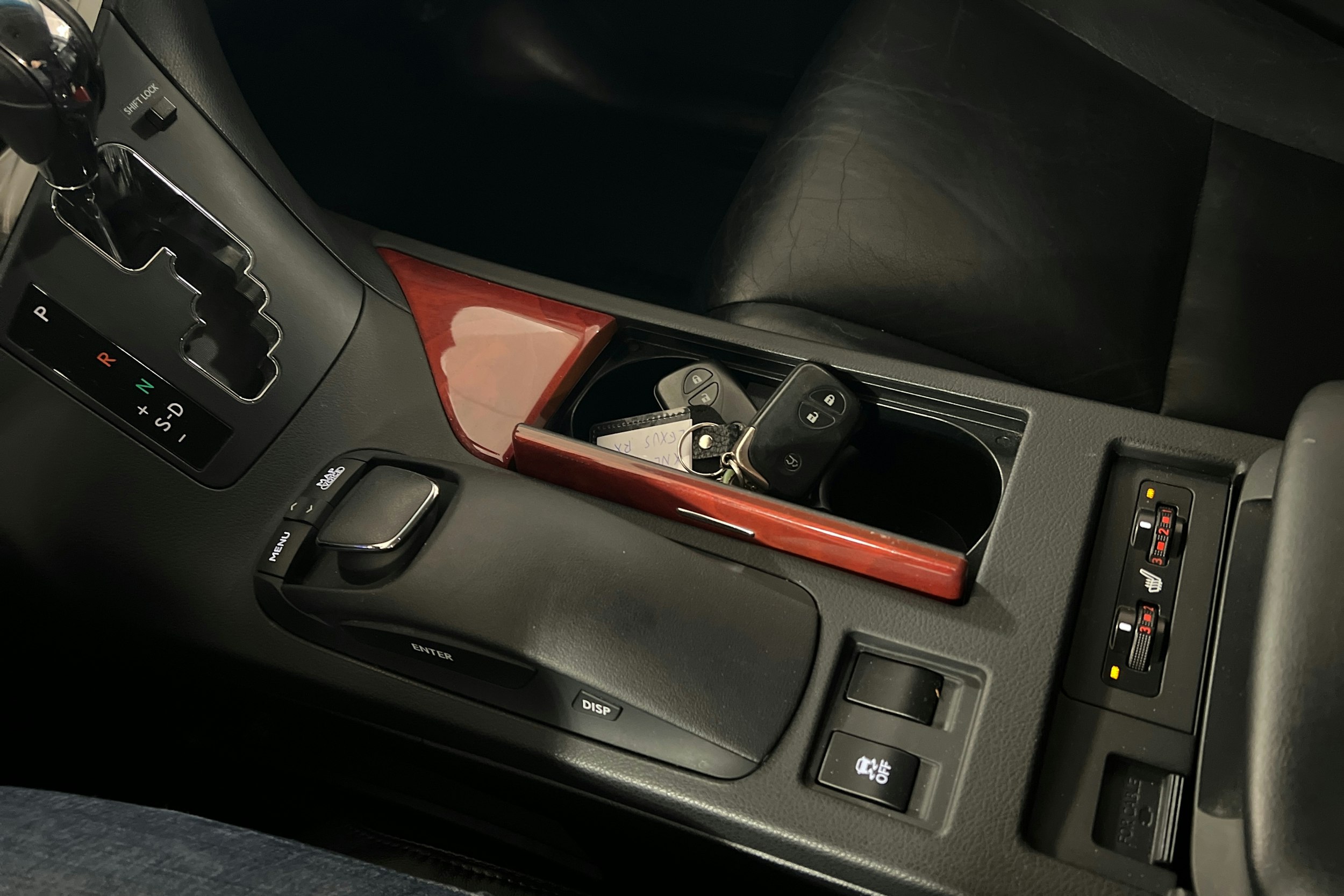 Valkoinen Lexus RX 2011 kuva 27.