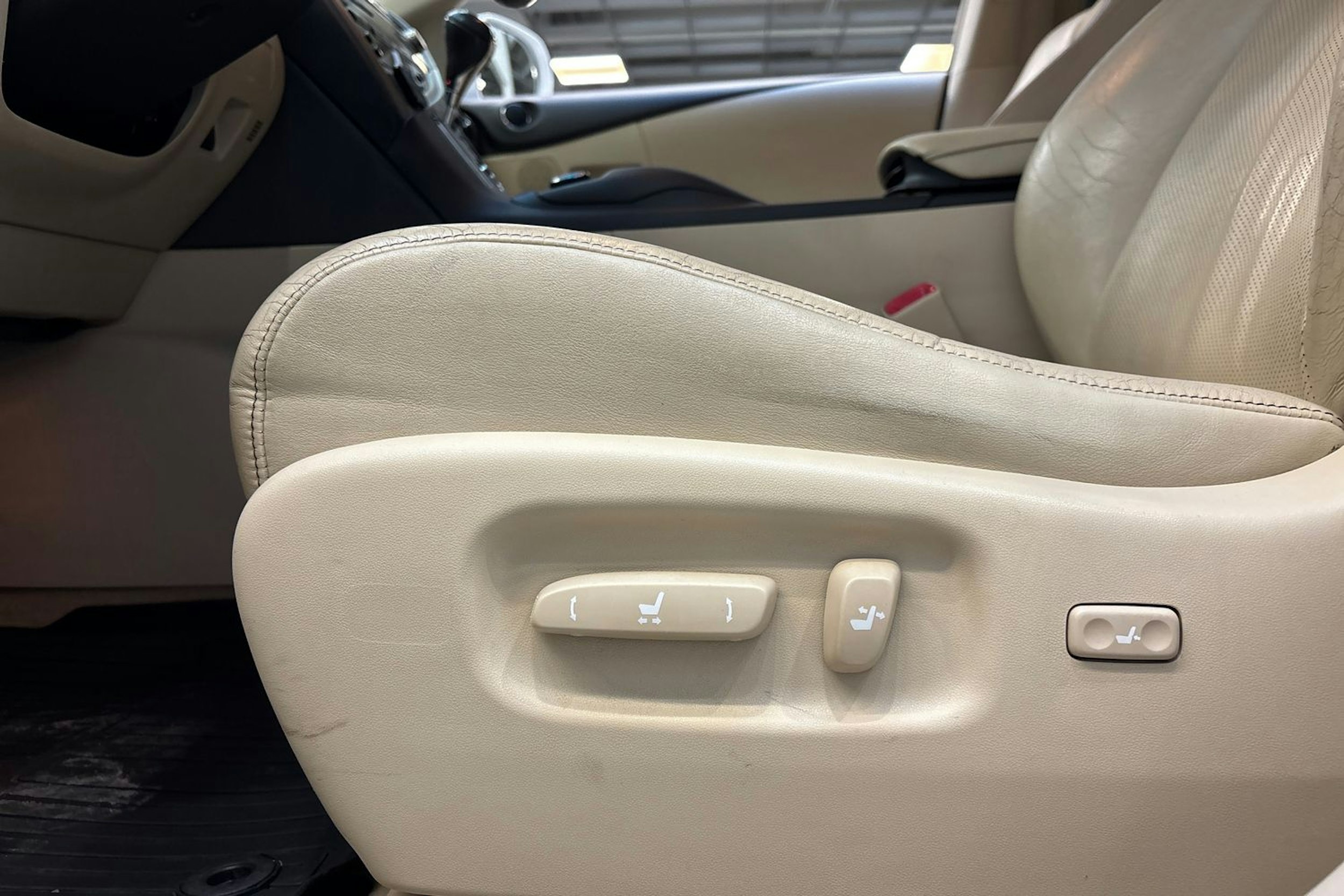 valkoinen Lexus RX 2013 kuva 17.