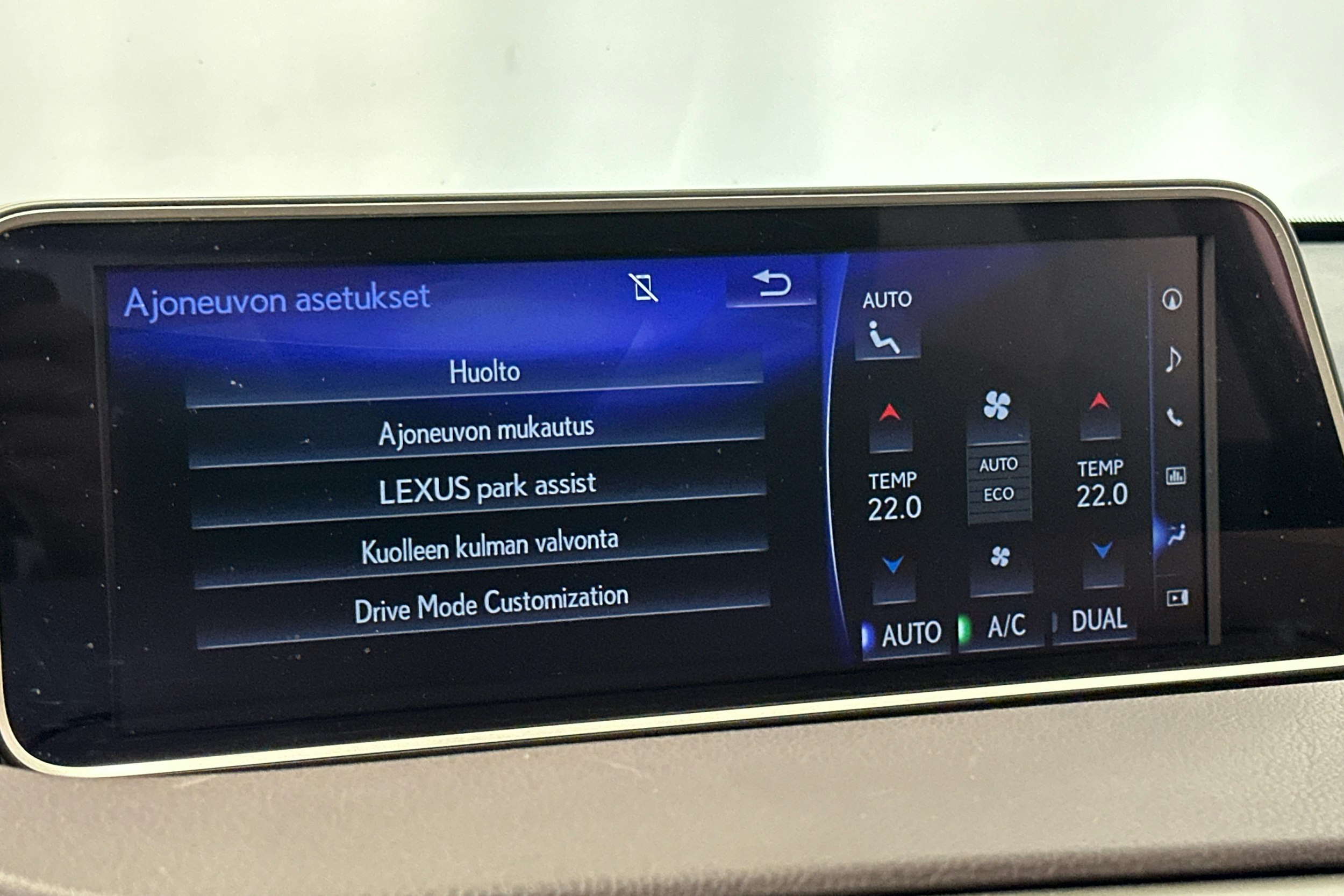 harmaa Lexus RX 2016 kuva 23.