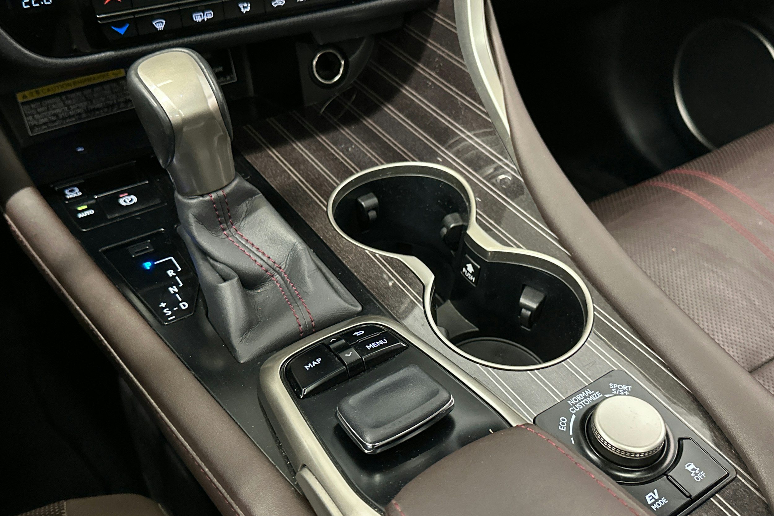 harmaa Lexus RX 2016 kuva 27.