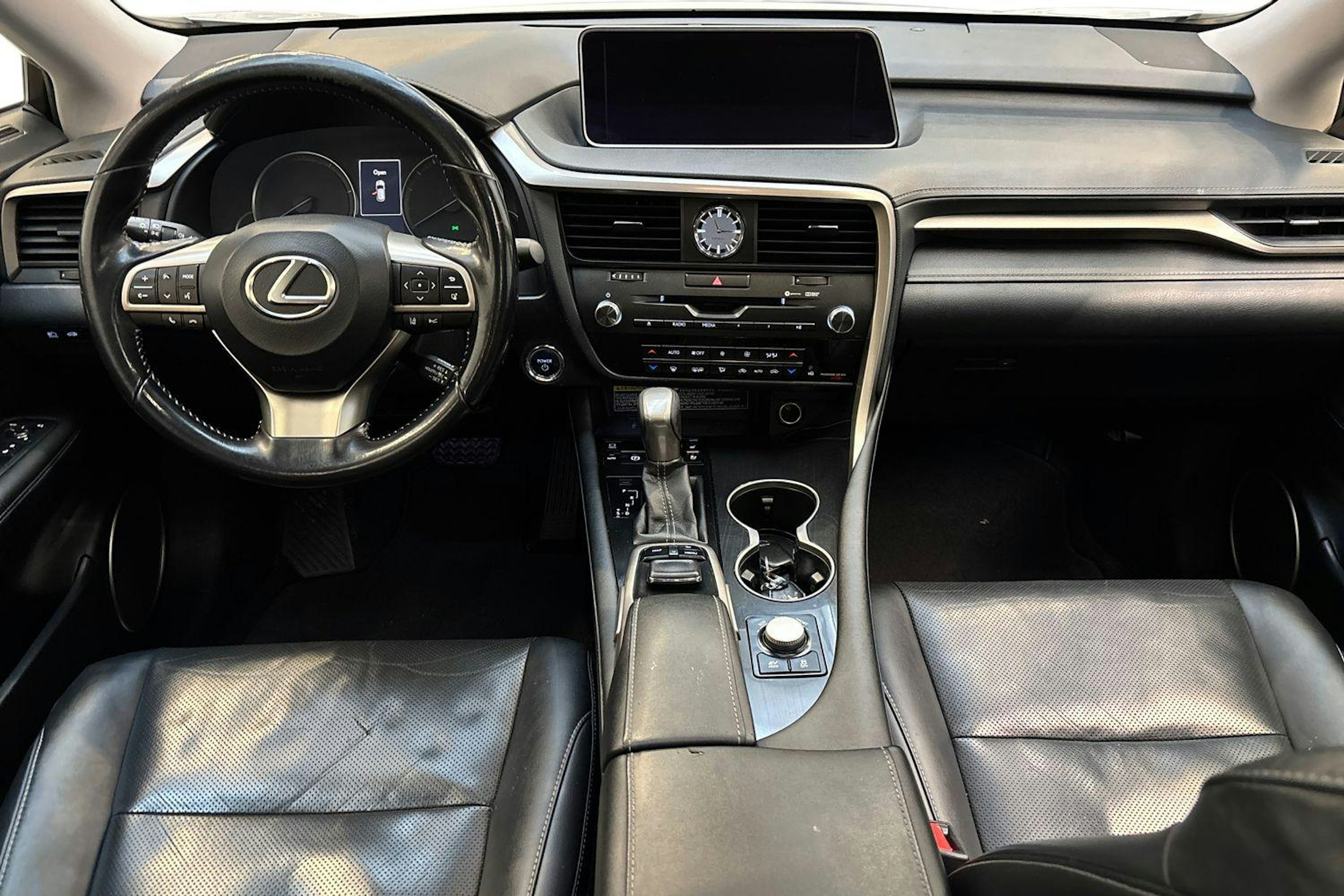 valkoinen Lexus RX 2016 kuva 9.