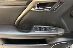 valkoinen Lexus RX 2016 kuva 17.