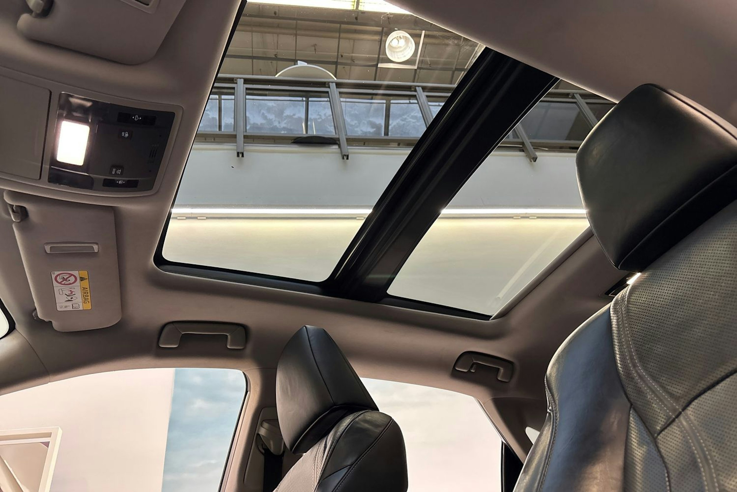 valkoinen Lexus RX 2016 kuva 30.