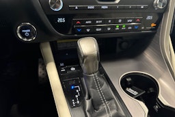 musta Lexus RX 2017 kuva 16.