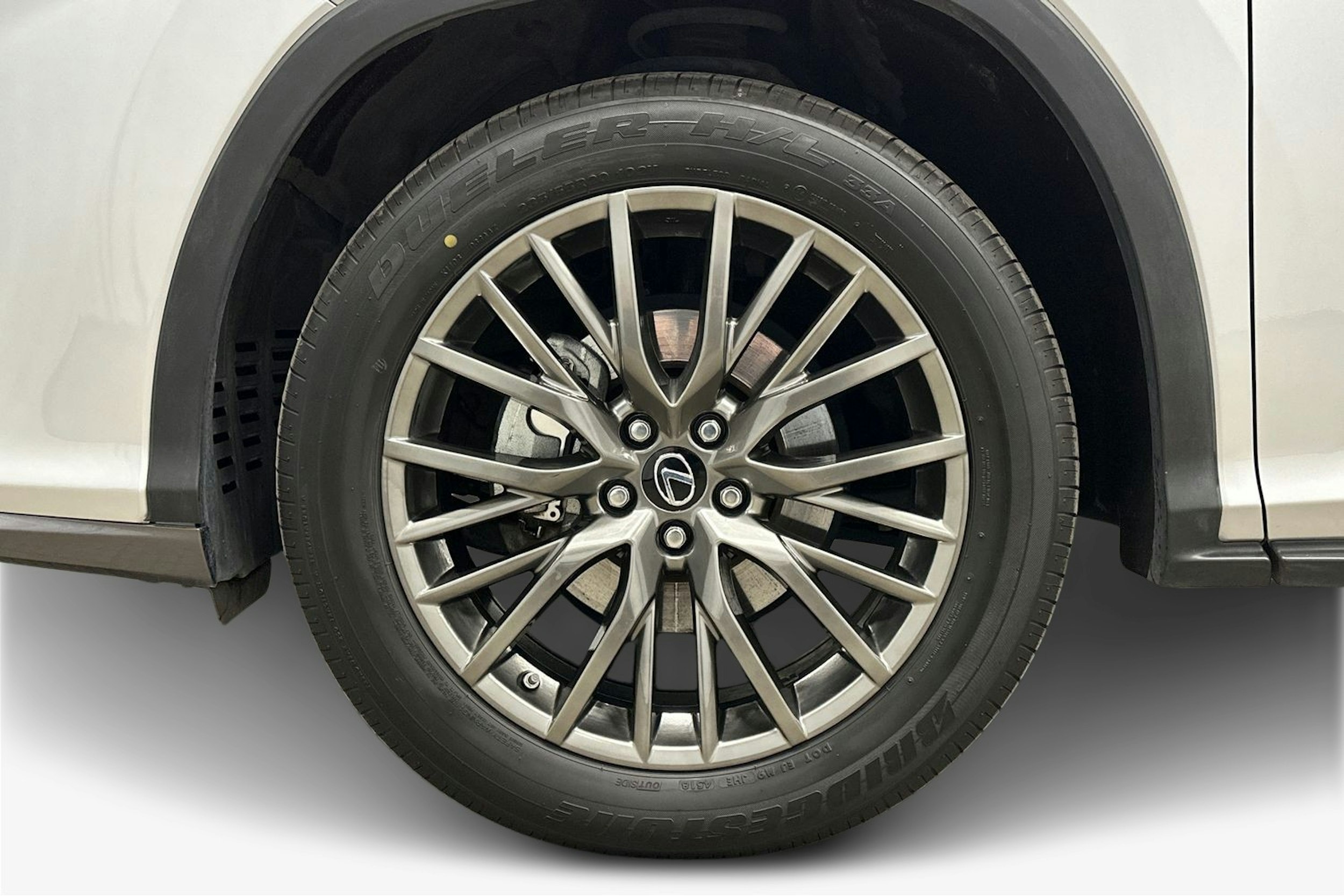 harmaa Lexus RX 2017 kuva 11.