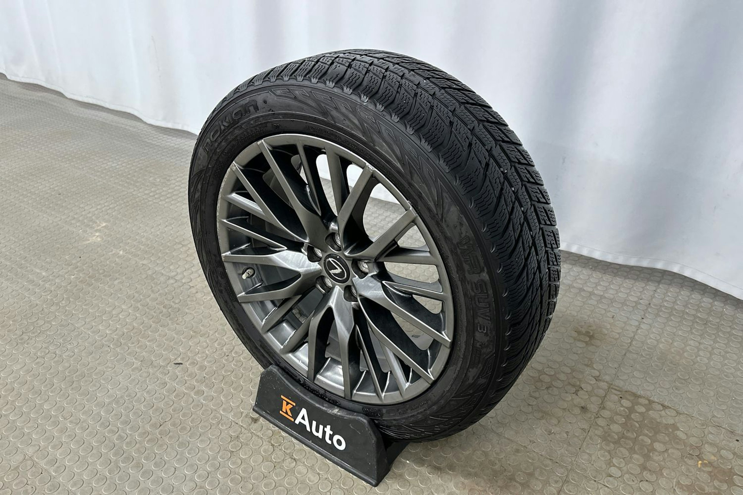 harmaa Lexus RX 2017 kuva 13.