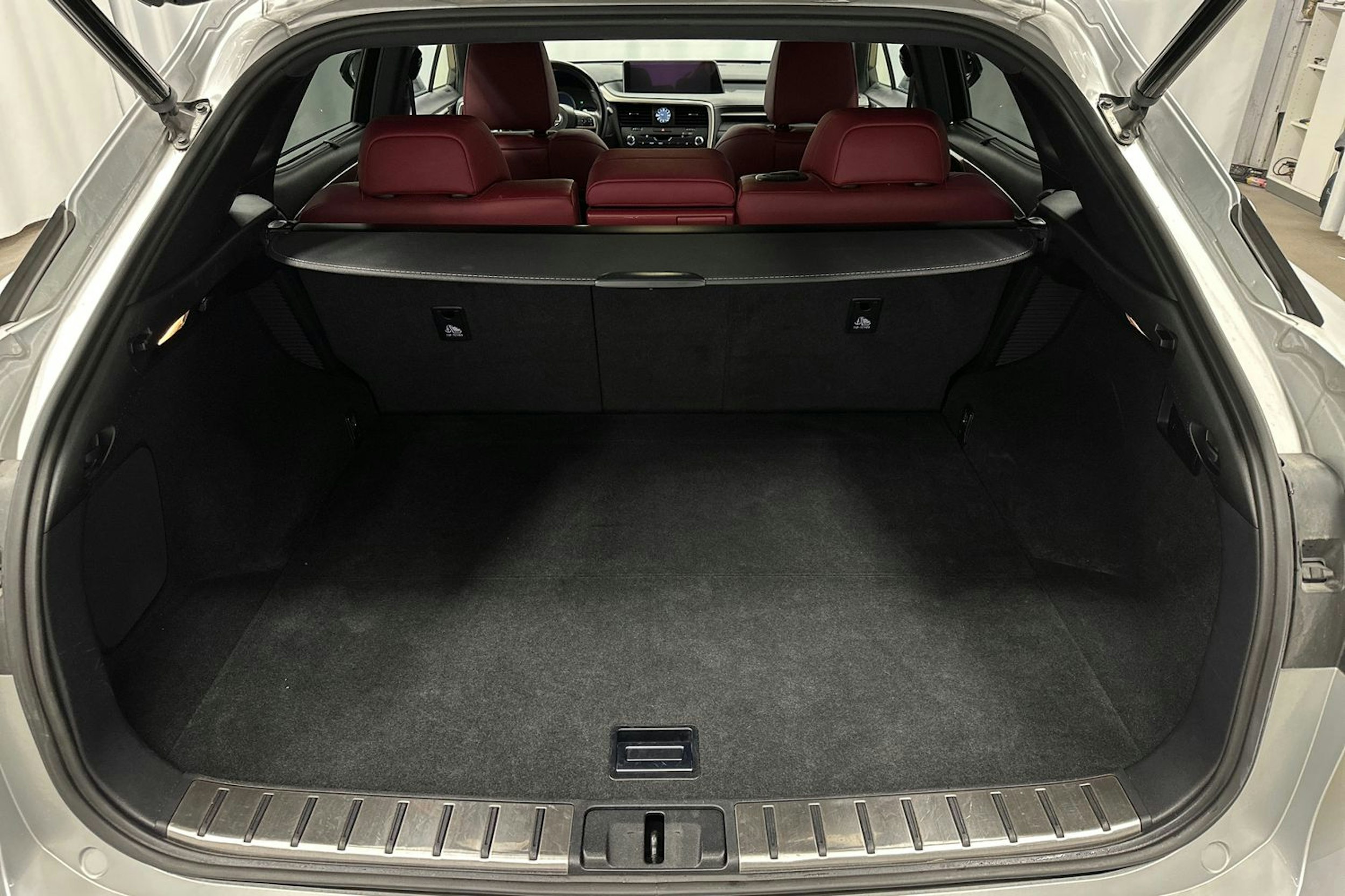 harmaa Lexus RX 2017 kuva 14.