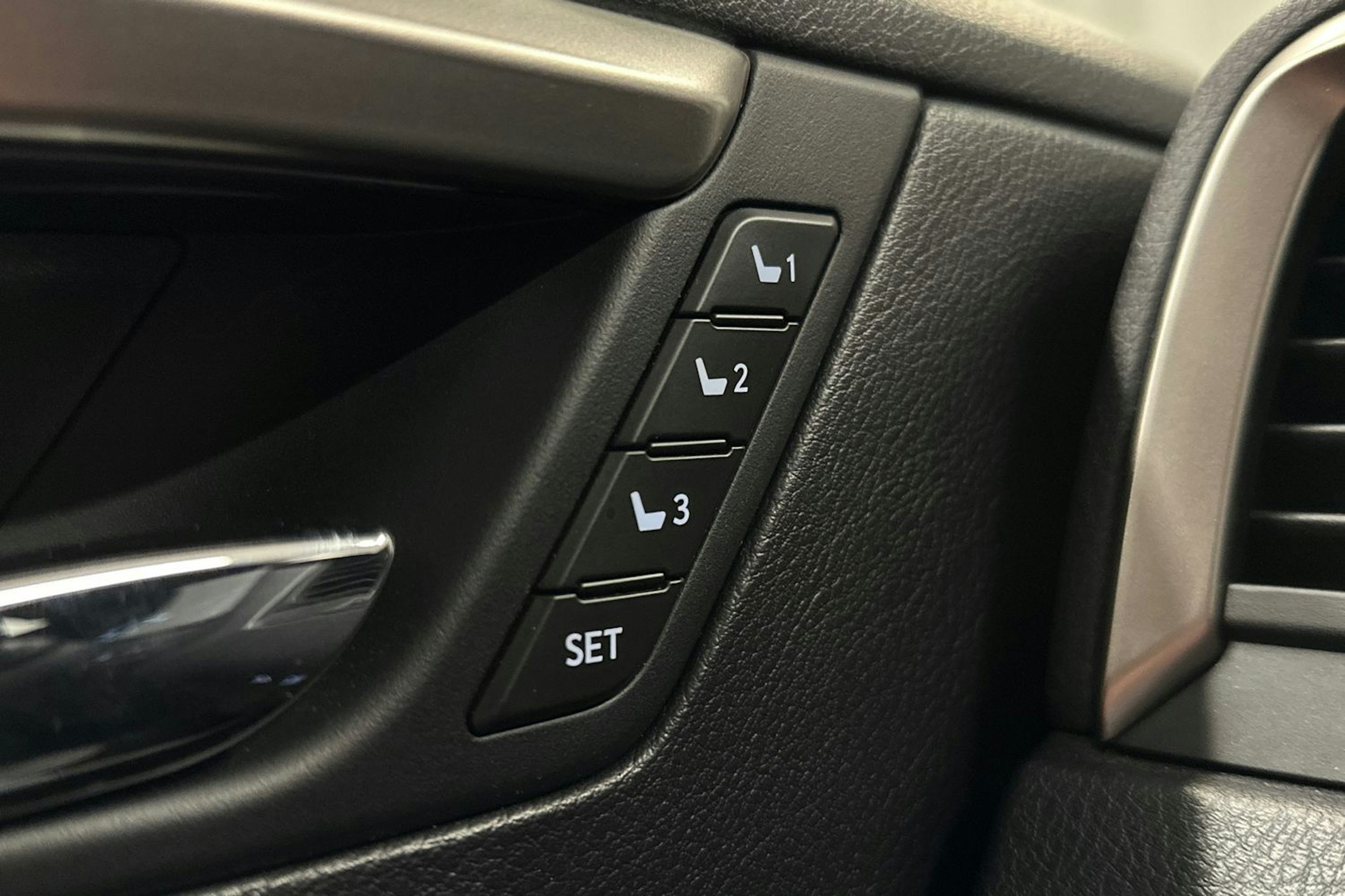 harmaa Lexus RX 2017 kuva 20.