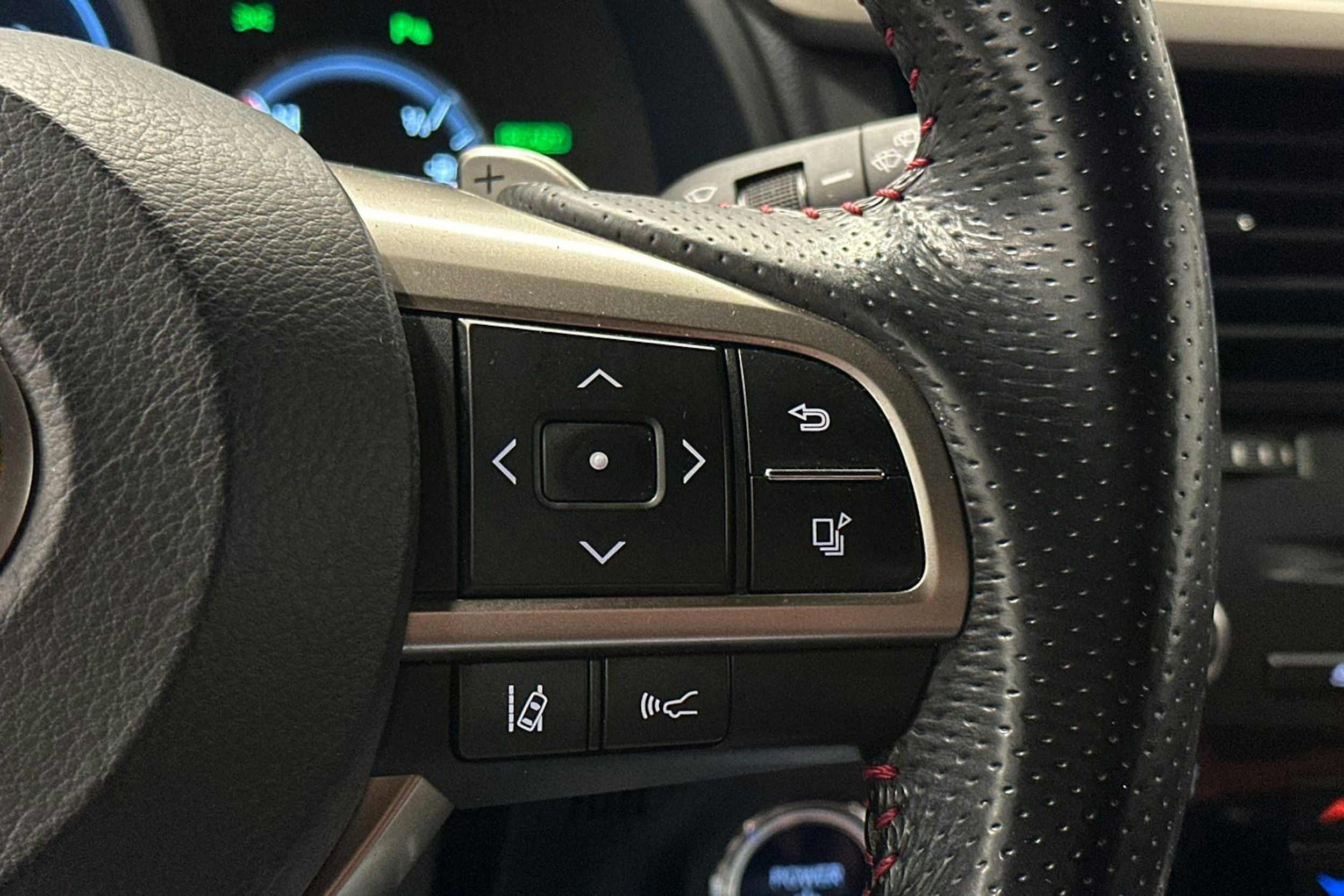 harmaa Lexus RX 2017 kuva 23.