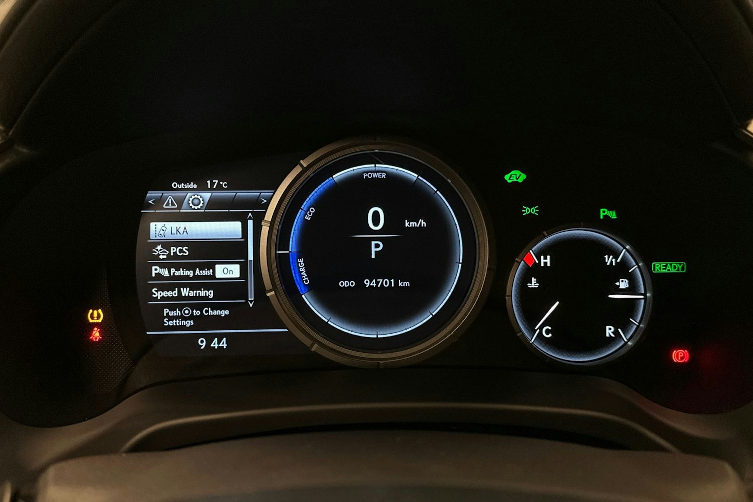 harmaa Lexus RX 2017 kuva 24.