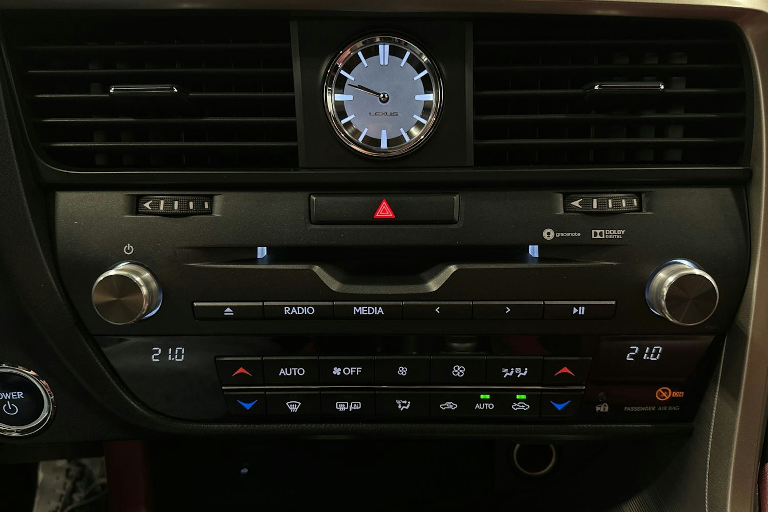 harmaa Lexus RX 2017 kuva 32.