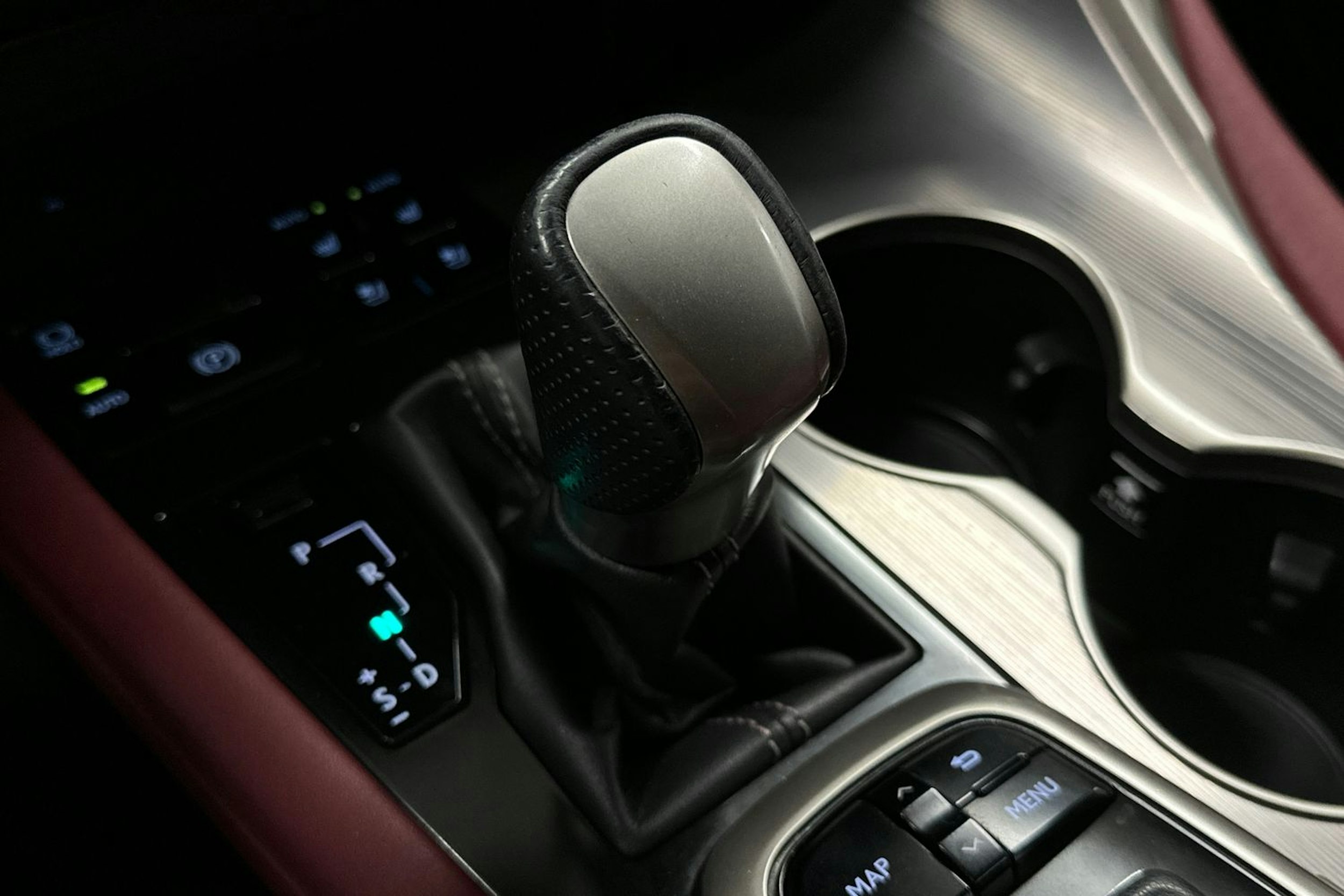 harmaa Lexus RX 2017 kuva 33.