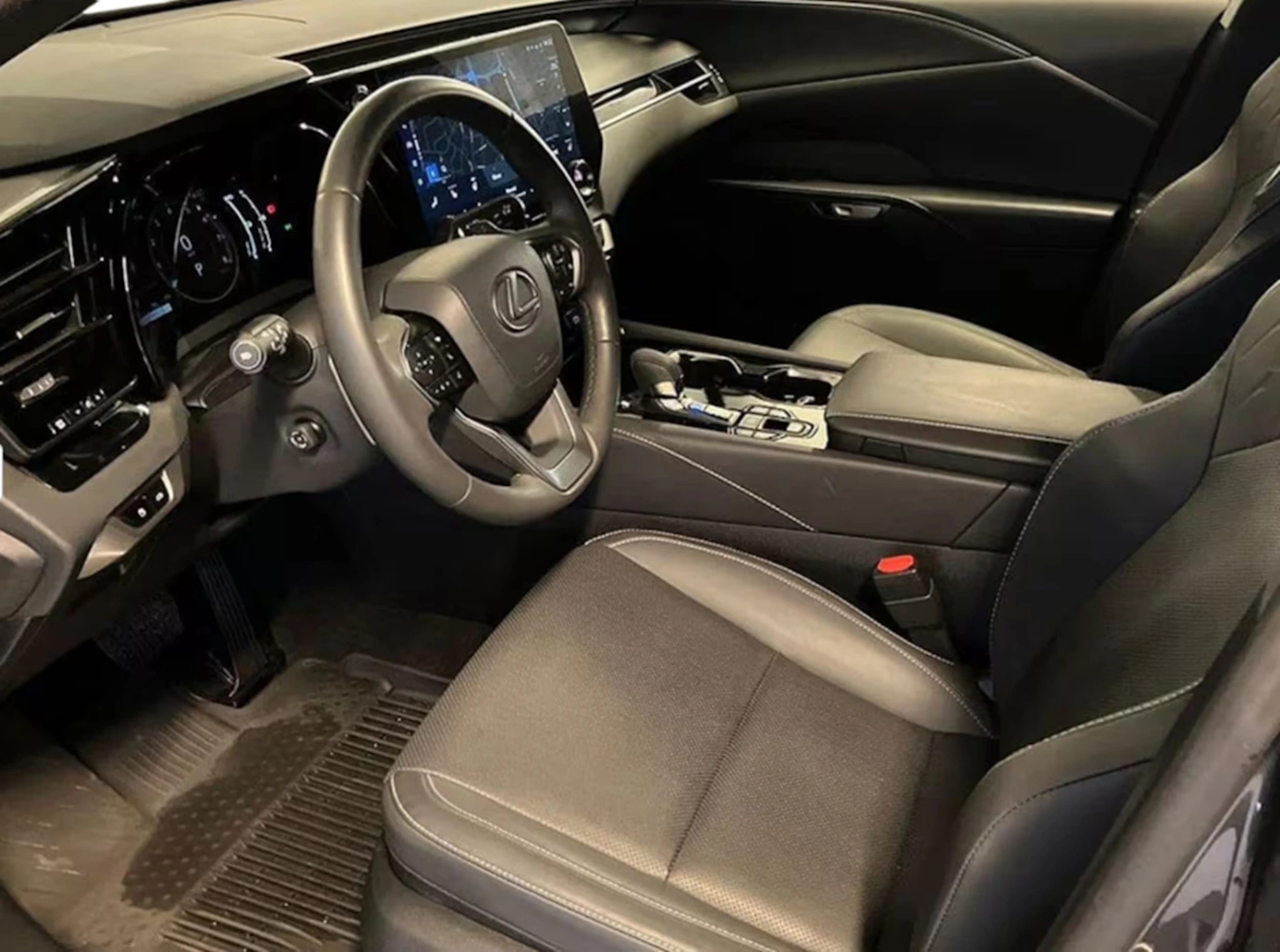 harmaa Lexus RX 2023 kuva 4.