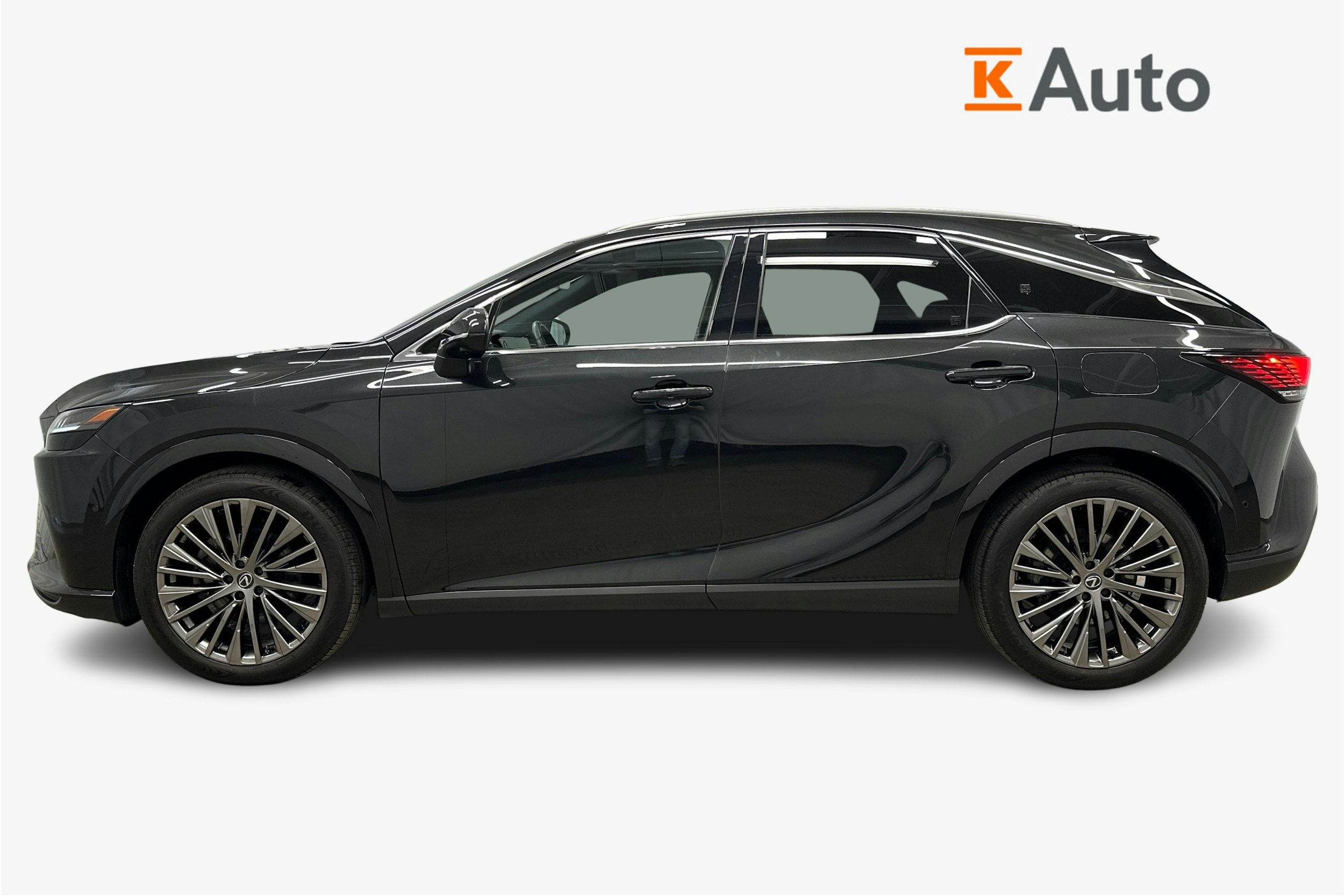 musta Lexus RX 2023 kuva 6.