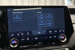 musta Lexus RX 2023 kuva 15.