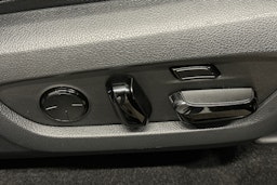 musta Lexus RX 2023 kuva 25.