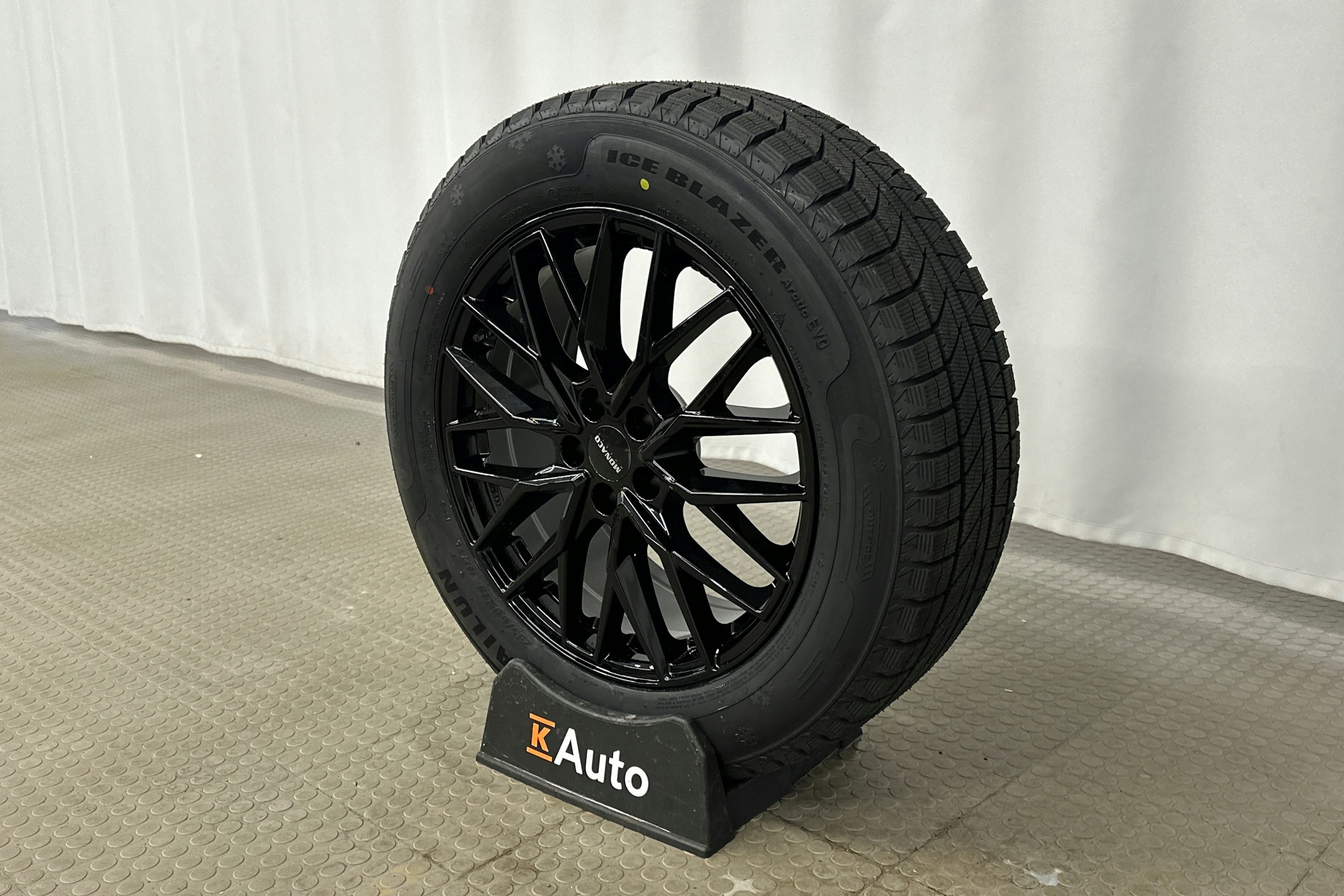 musta Lexus RX 2023 kuva 35.