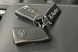 musta Lexus RX 2023 kuva 38.