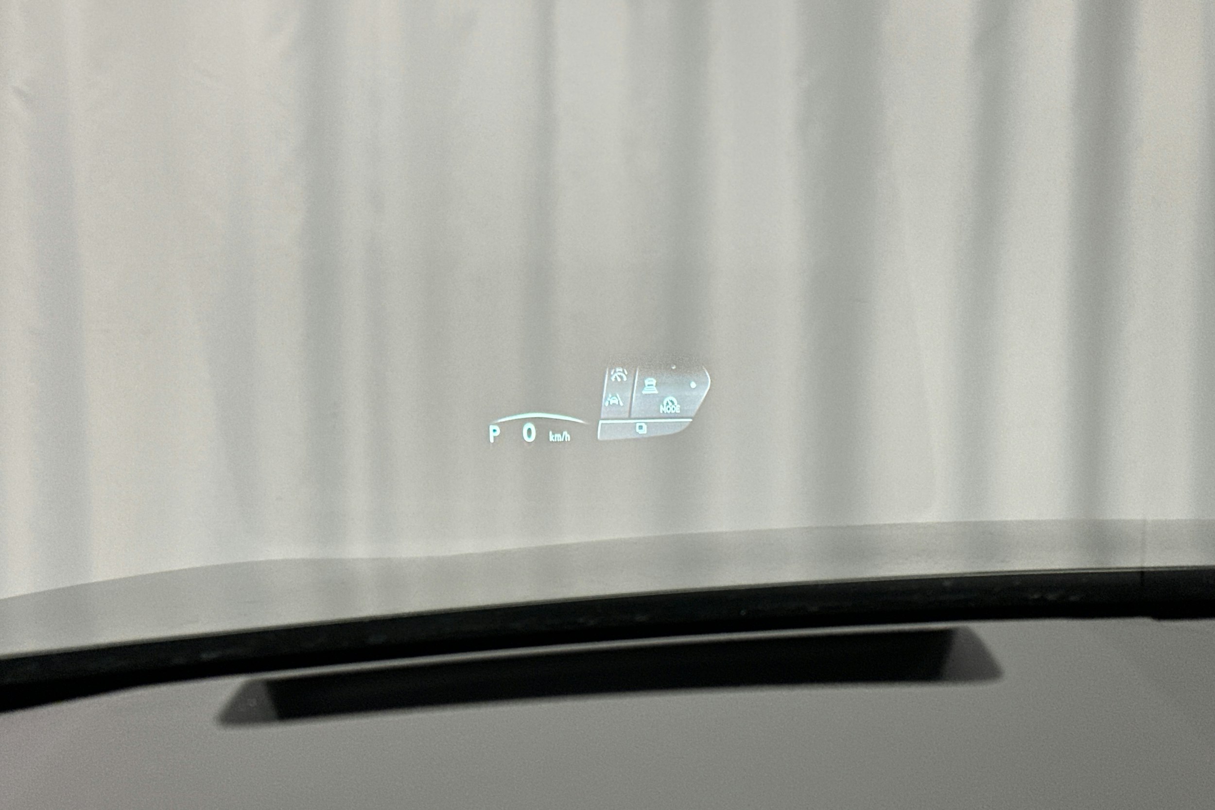 vihreä Lexus RX 2023 kuva 18.
