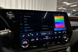 vihreä Lexus RX 2023 kuva 24.