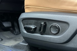 vihreä Lexus RX 2023 kuva 27.