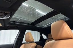 vihreä Lexus RX 2023 kuva 28.
