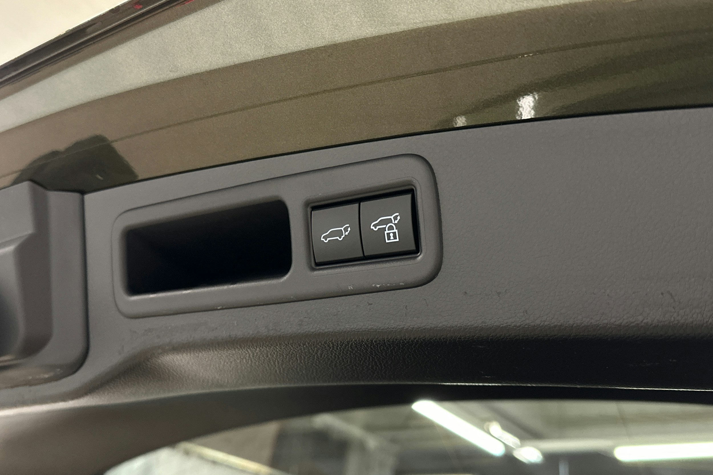 vihreä Lexus RX 2023 kuva 31.