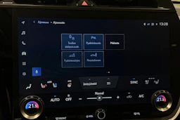 oranssi Lexus RZ 2023 kuva 22.