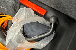 oranssi Lexus RZ 2023 kuva 34.