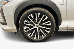 hopea Lexus RZ 2025 kuva 9.